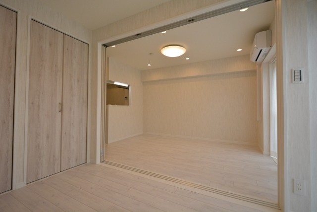 パラスト千歳船橋404　洋室からＬＤＫ