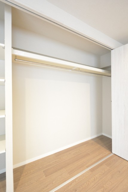 第18宮廷マンション 洋室