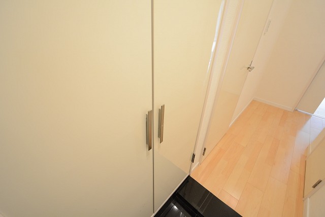 ライオンズマンション三軒茶屋　玄関