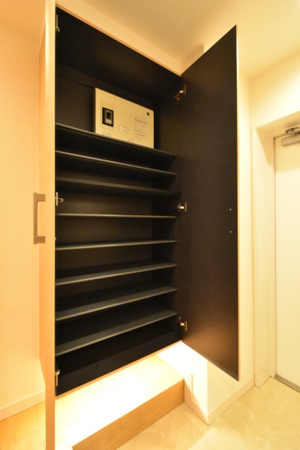 クレール八幡山 玄関