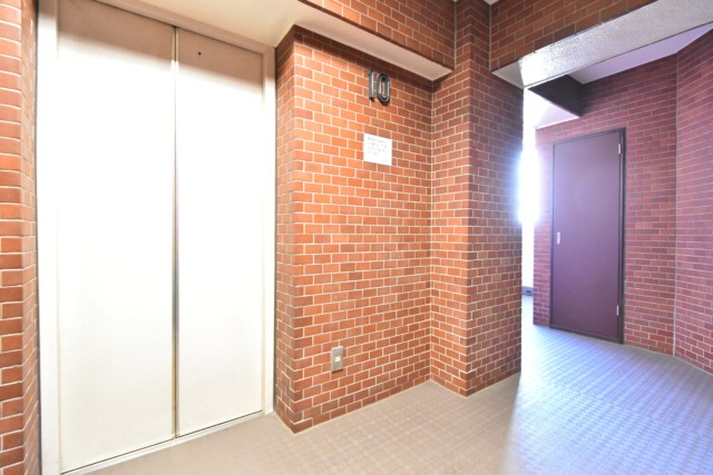 セブンスターマンション東山 玄関