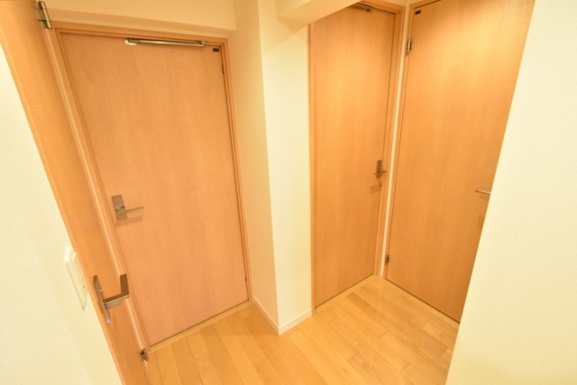 クレール八幡山 玄関