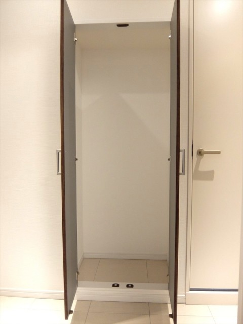 五反田リーラハイタウン＿廊下収納