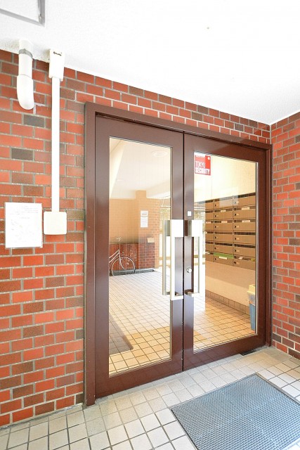 南青山ロータリーマンション　エントランスドア