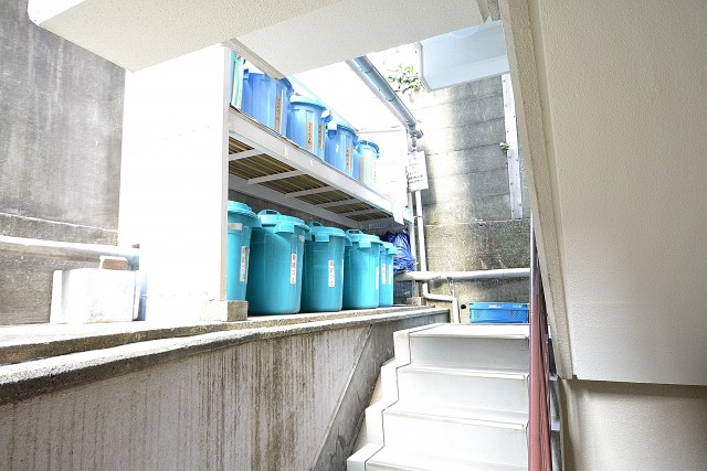 南青山ロータリーマンション　ゴミ置き場