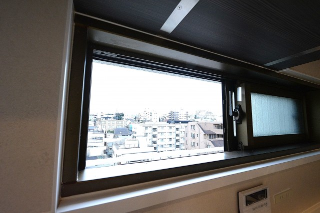 クレール東山　キッチンの窓