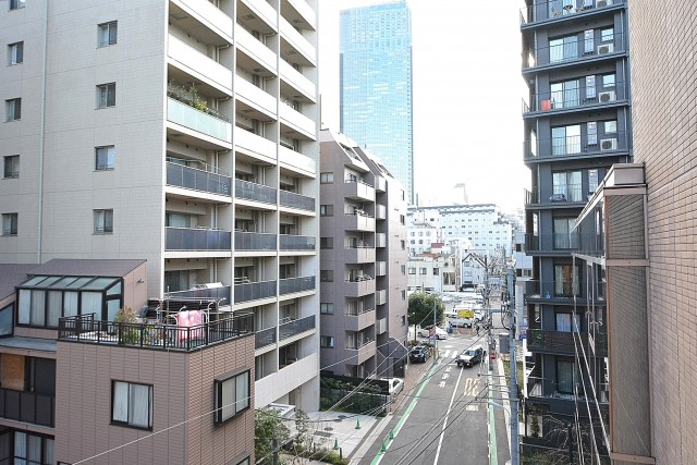 赤坂キャステール　3.2帖洋室からの眺望