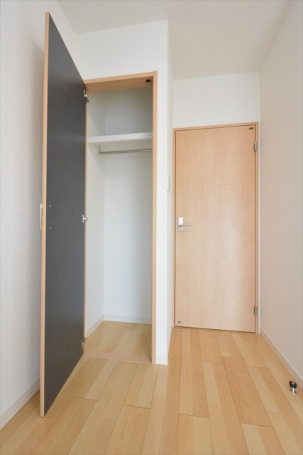 目黒サンライズマンション　5.1帖洋室収納