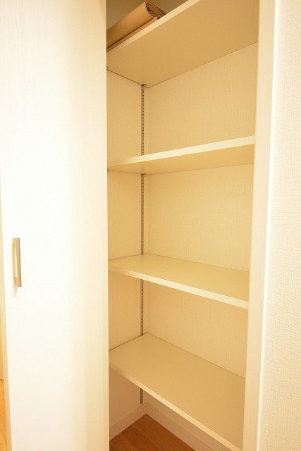 ニューウェルハイツ高輪　LDK収納