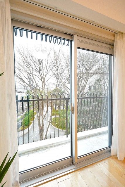 秀和第二三田綱町レジデンス　サッシ