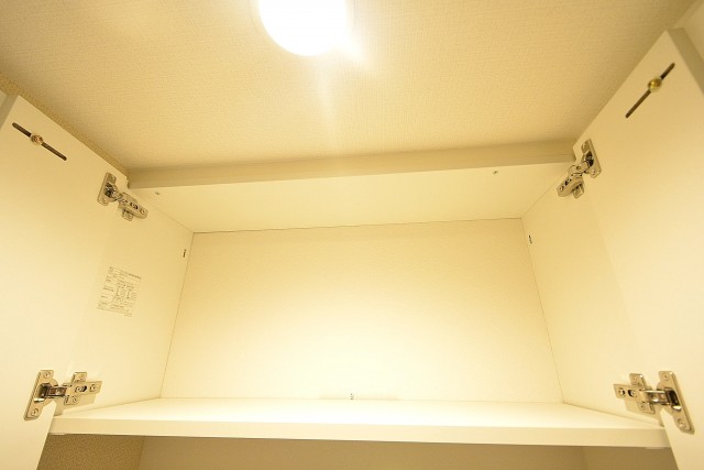 ニューウェルハイツ高輪　トイレ吊戸棚