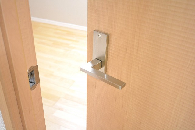 ニューウェルハイツ高輪　約5.1帖洋室ドア