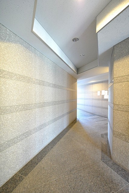 アルカサル世田谷上町　共用廊下
