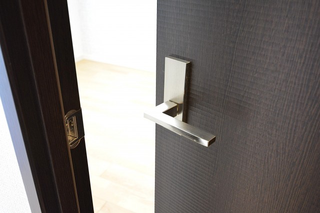 アルカサル世田谷上町　6.0帖洋室ドア