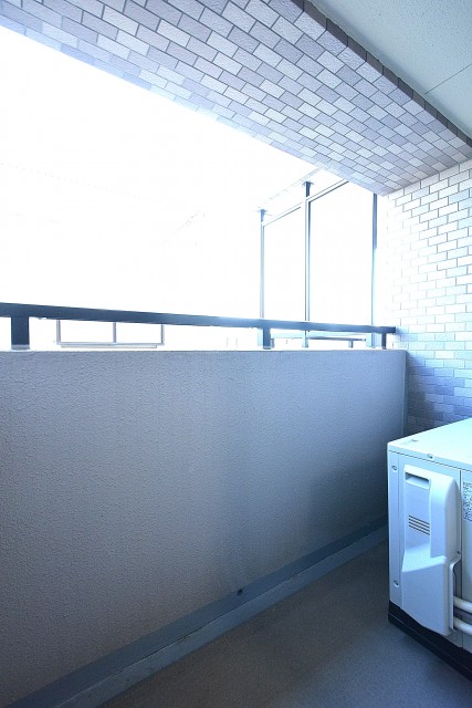 アルカサル世田谷上町　約5.8帖洋室のバルコニー