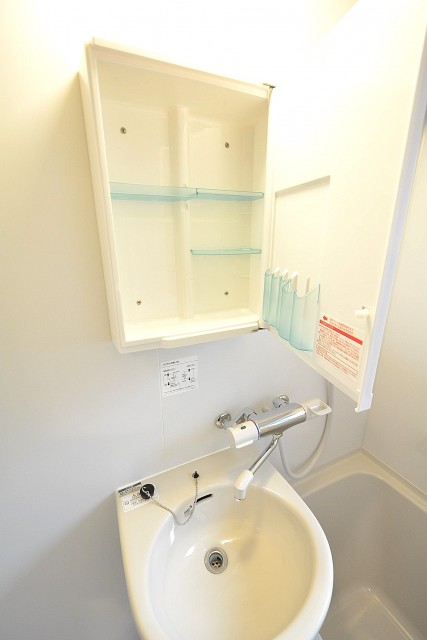 元赤坂マンション　バスルーム洗面台