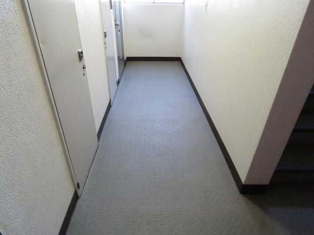 デボスハイツ　共用廊下