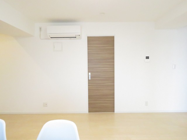 デボスハイツ　洗面室扉