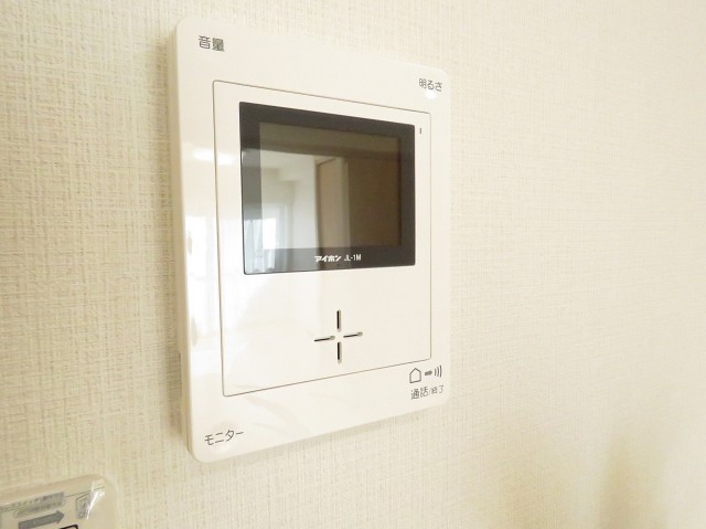 クレール八幡山　TVモニター付きインターホン