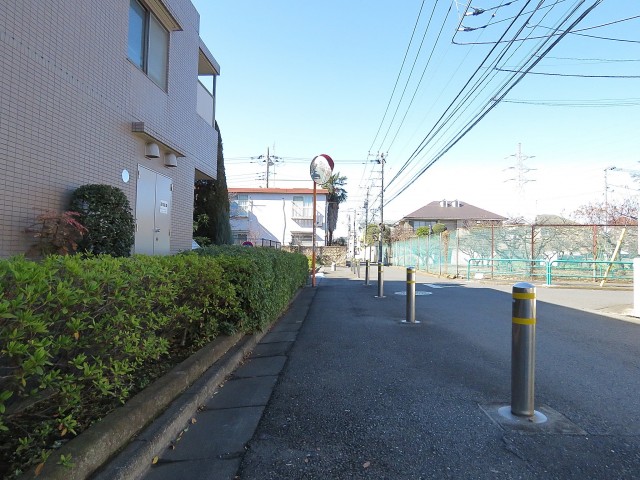 上北沢五丁目パーク・ホームズ　前面道路