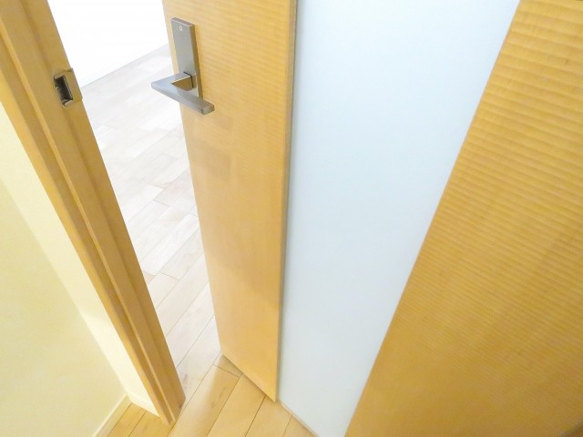 平河町リリエンハイム　LDK扉