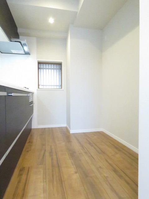 セザールアクアフロント勝どきイースト　キッチン約3.7帖