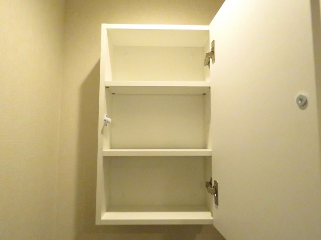 サンハイム永田町　収納棚