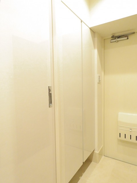 アルテール新宿　シューズボックス