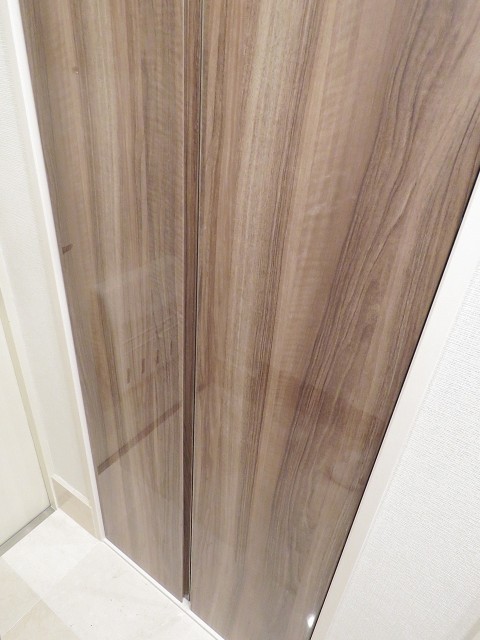 アルテール新宿　電気温水器