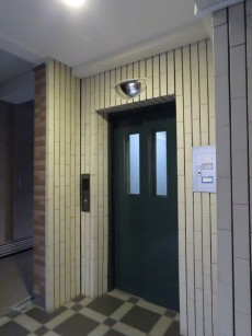 ソルシェ月島　エレベーター