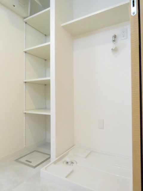 ソルシェ月島　洗濯機置場