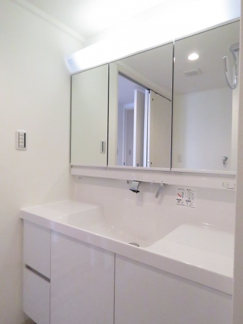 セザールアクアフロント勝どきイースト　洗面化粧台