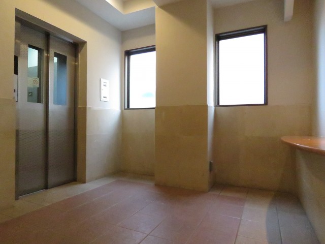 セザールアクアフロント勝どきイースト　エレベーター