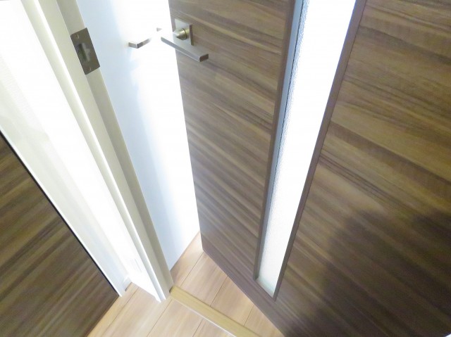 国都マンション四谷　LDK扉