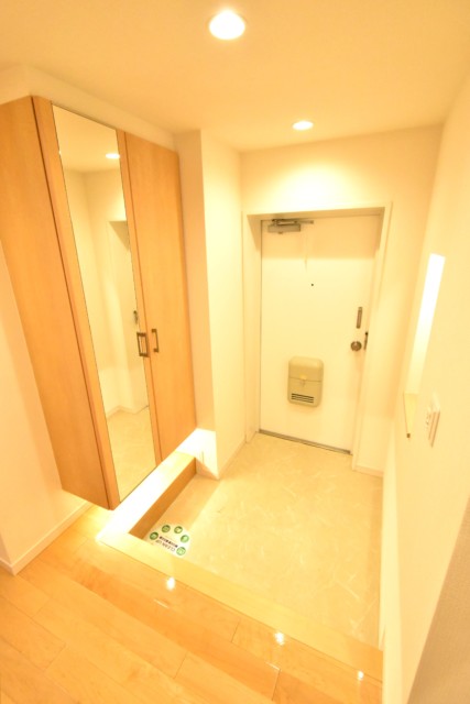 クレール八幡山 玄関