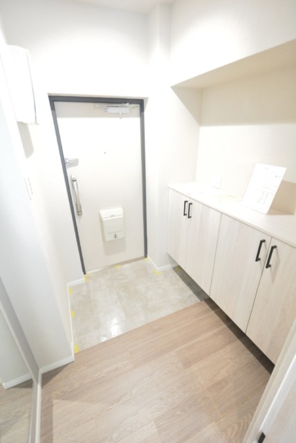 第18宮廷マンション 玄関