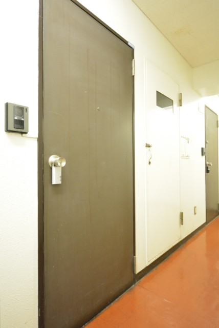 初台ハイツ 玄関