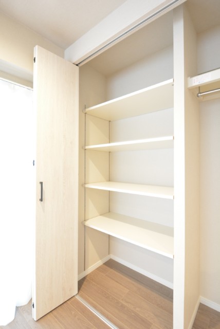 第18宮廷マンション 洋室