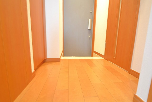 日神デュオステージ新宿若松町 玄関