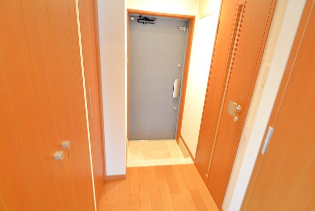 日神デュオステージ新宿若松町 玄関