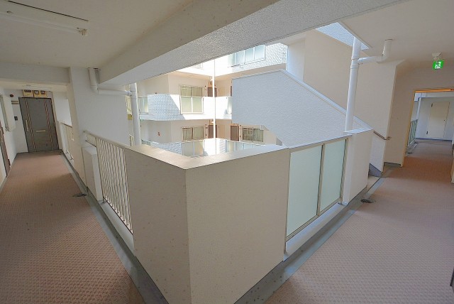 ニューライフ等々力　外廊下