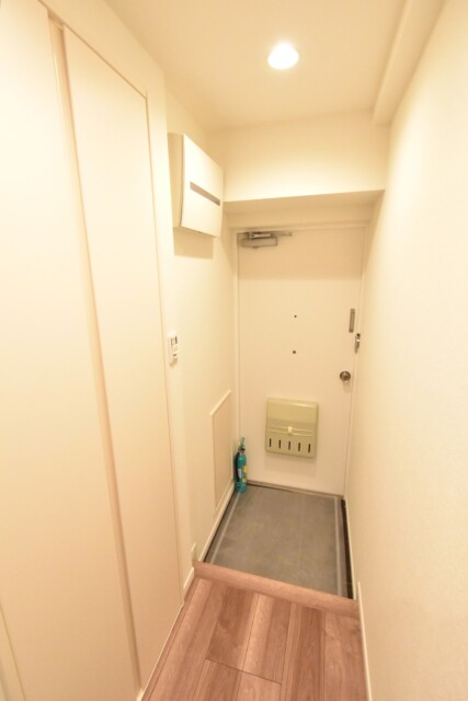 バロール代々木 玄関