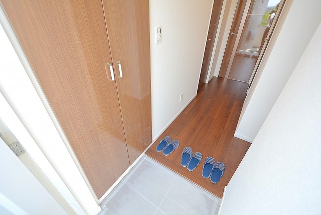 パイロットハウス北新宿 玄関