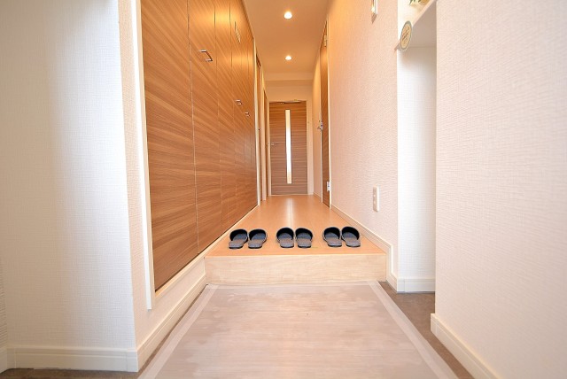 ③ウエスト経堂マンション 玄関