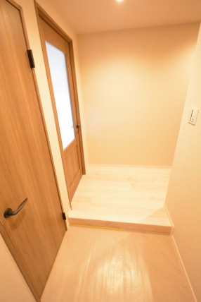 秀和第二南平台レジデンス 玄関