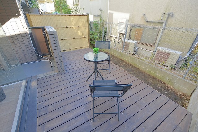 フェルテシモ祐天寺 ウッドデッキ