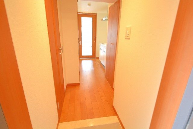 日神デュオステージ新宿若松町 玄関