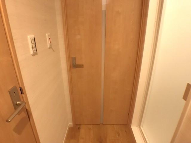 東建島津山南ハイツ 玄関