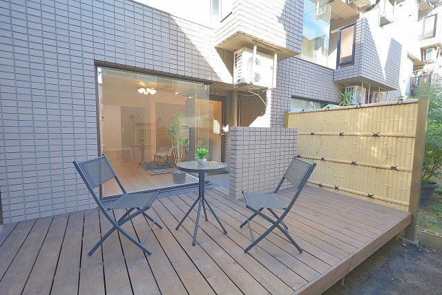 フェルテシモ祐天寺 ウッドデッキ