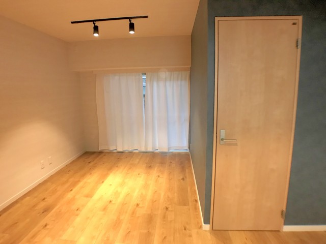 東建島津山南ハイツ 玄関